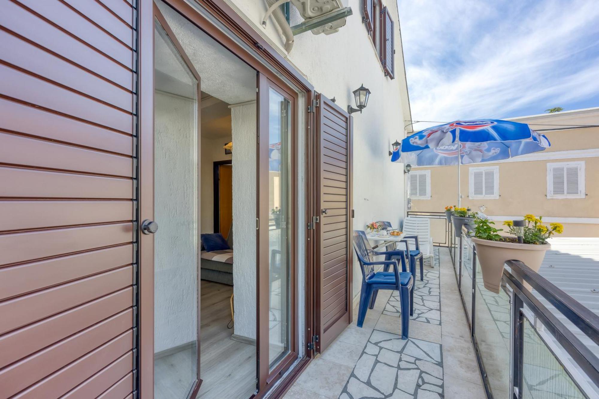 Apartments Cindric Selce Exterior foto